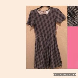NWT LuLaRoe Small Amelia dress